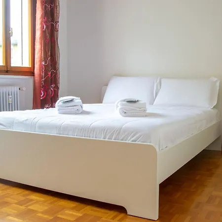 Welc-om Crescini بادوفا