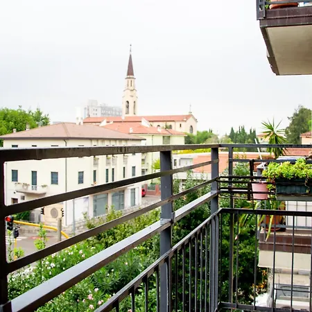 Welc-om Crescini Appartement Padoue
